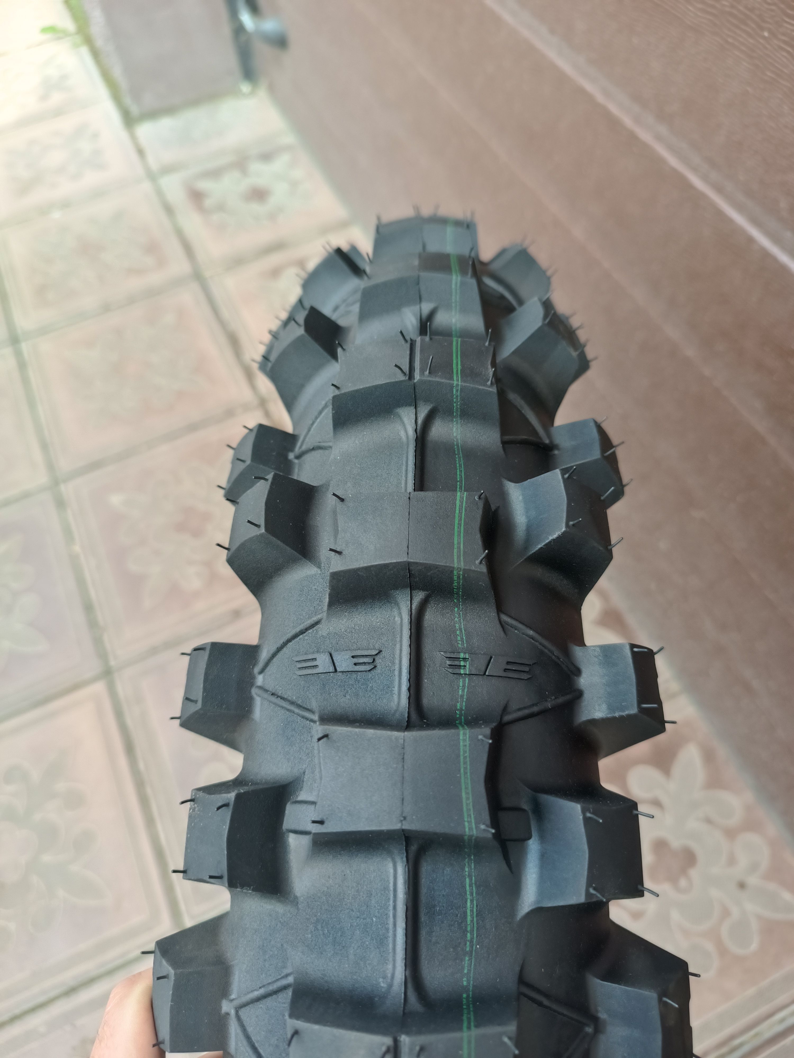 GUMMY Мотошины  120/90 R18 