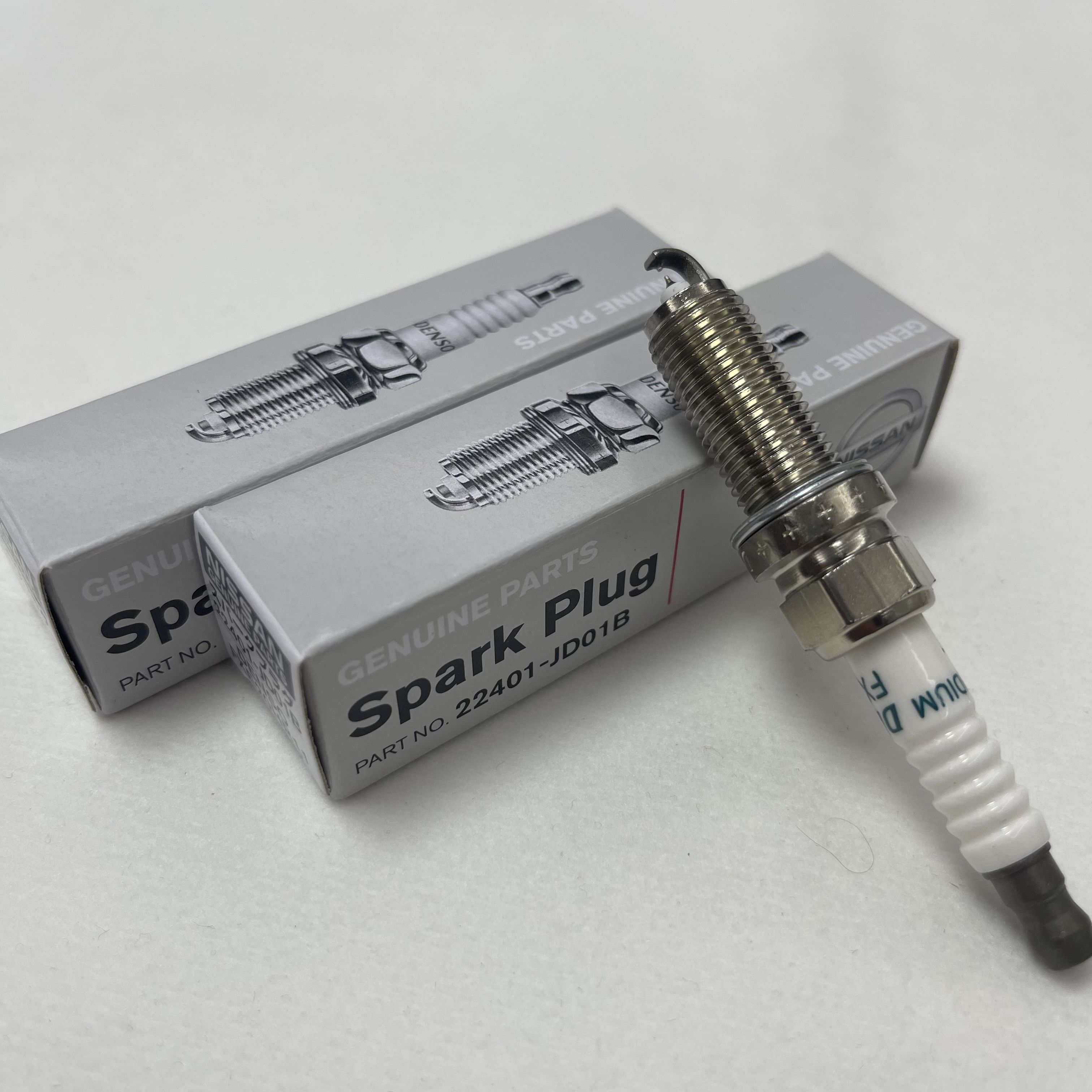 22401-5m015. 0 j10. Свечи зажигания ниссан кашкай j10 2. 6 артикул. Оригинальные свечи на ниссан.