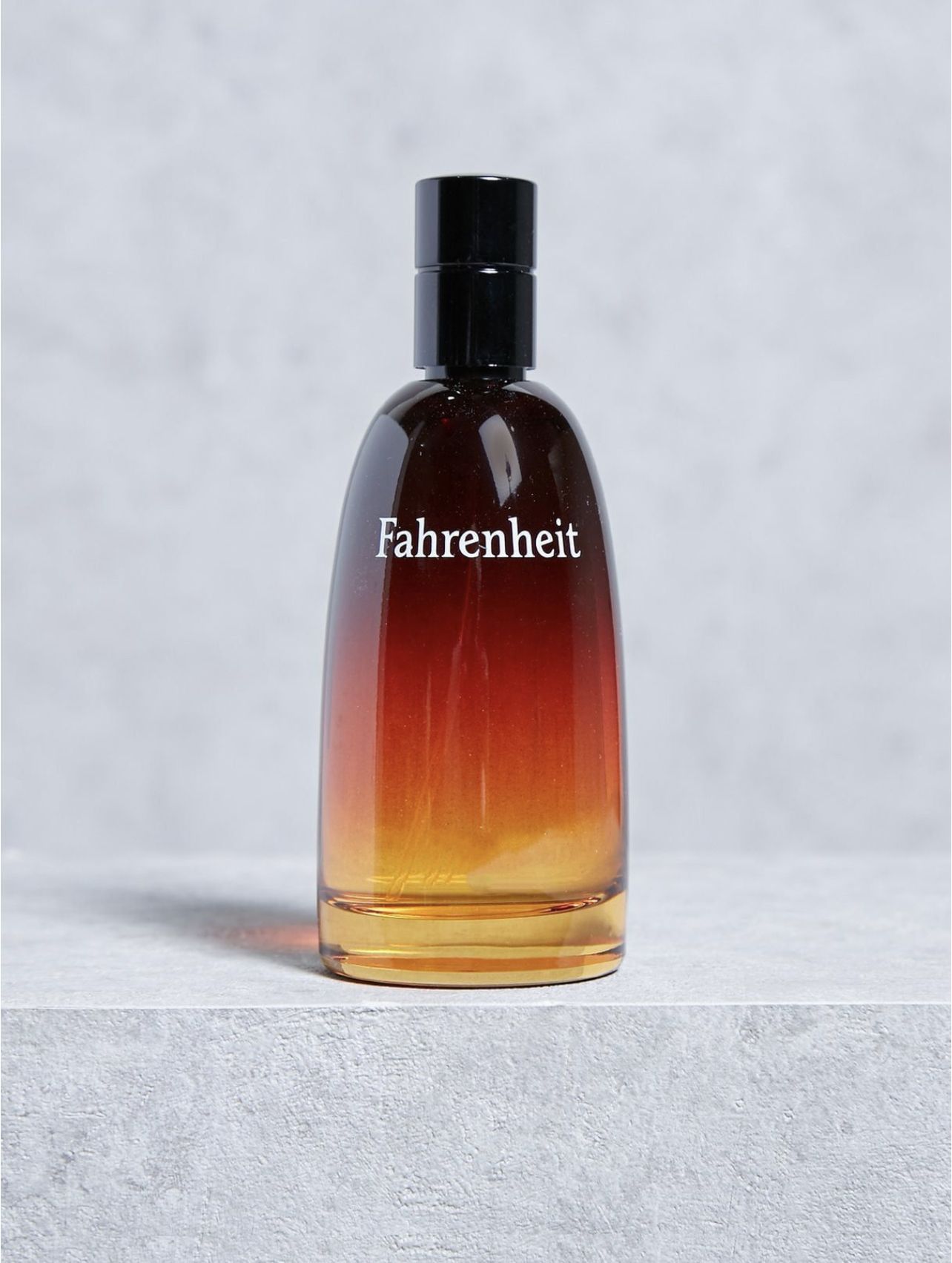 Парфюмированный дезодорант christian dior "fahrenheit" 200 ml. Фаренгейт 1988 диор. Диор фаренгейт мужские. Dior fahrenheit 100. Мужские духи christian dior fahrenheit.