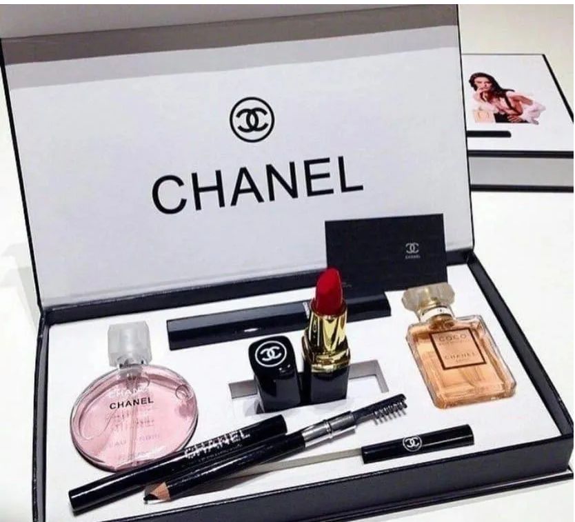 Набор Chanel 5 в 1. Подарочные наборы Коко Шанель. Косметика диор и Шанель. Chanel / Шанель 5в1 женский подарочный набор. Шанель косметика купить