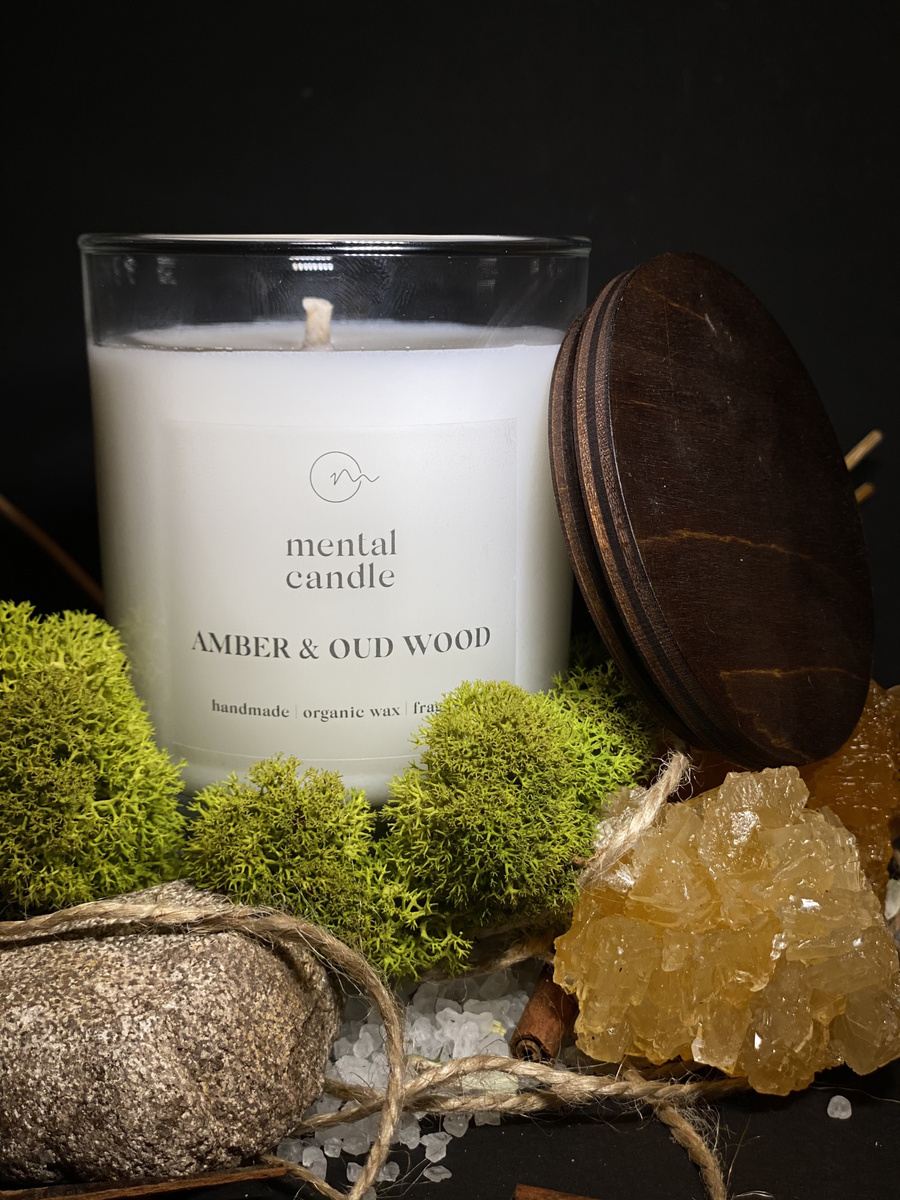 amber and oud wood candle