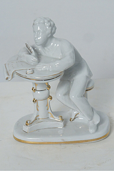 Статуэтка "Юный Пушкин за столом". Фарфор. ЛФЗ, 1960-1970 - купить по ...