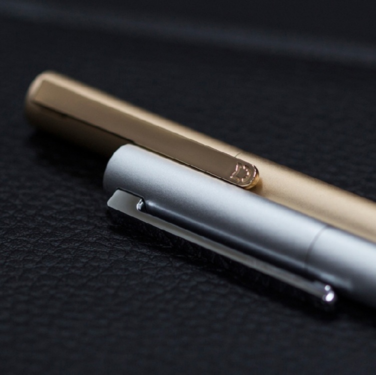 Ручки xiaomi. Ручка Xiaomi Mijia mi Metal Pen. Ручка Xiaomi mi Aluminum Rollerball. Xiaomi Rollerball Pen ручка. Ручка Xiaomi mi Pen Gold.