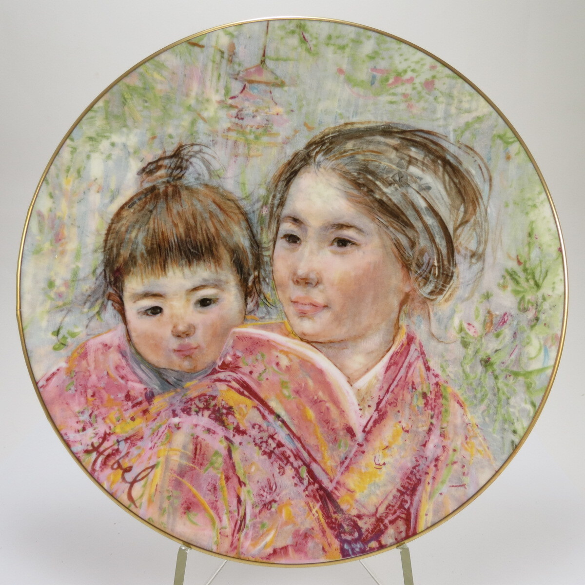 Декоративная коллекционная тарелка "Мать и Дитя: Саюри и Ребенок"...
