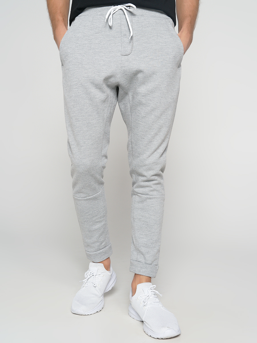 Твое спортивные брюки. Све лые спортивные штаны. Брюки твое мужские. Твоё спортивные брюки с Дюком.