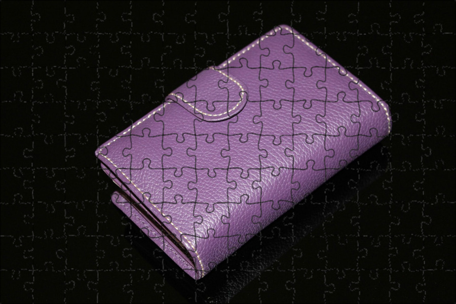 Фиолетовые кошельки мужские. Фиолетовый кошелек. Кошелек женский. Мужской кошелек фиолетовый. Фиолетовый Leather Wallet.