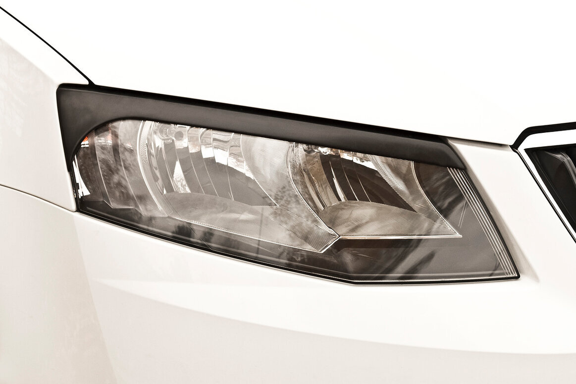 Мазда трибьют реснички на фары. Передние фары шкода фабия 2. Ford focus 1 накладки на фары. Ceed jd реснички. Реснички на фары шкода фабия 2.