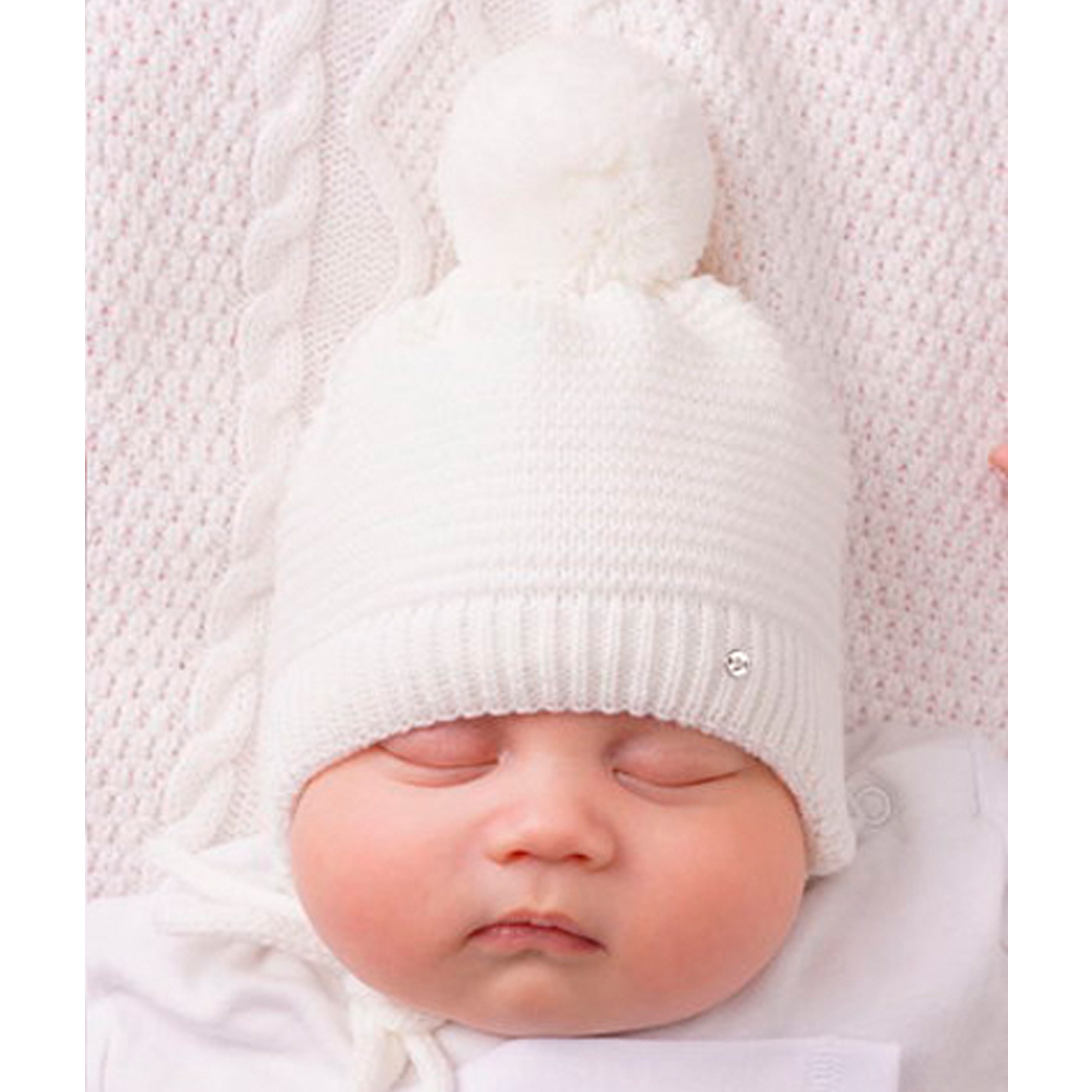 Теплая шапка для новорожденного