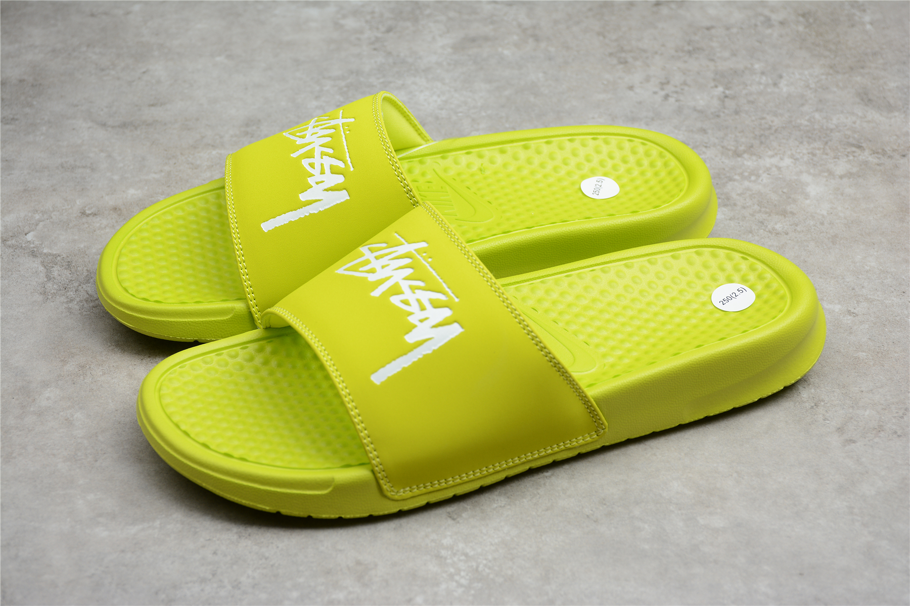 Nike air slides. Шлепки найк 2025. шлепки nike air. найк шлепки зеленые. шлёпки nike air max.