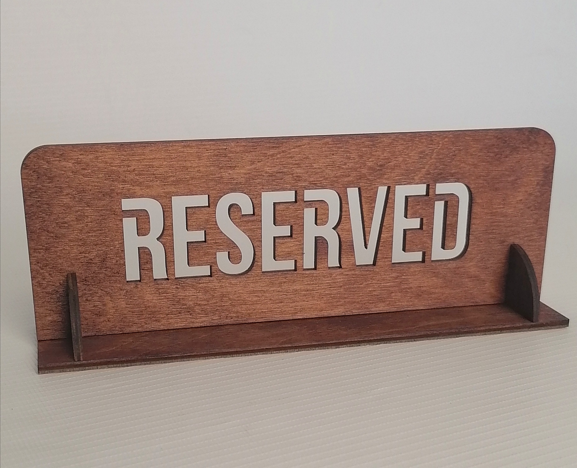 Reserved табличка на стол