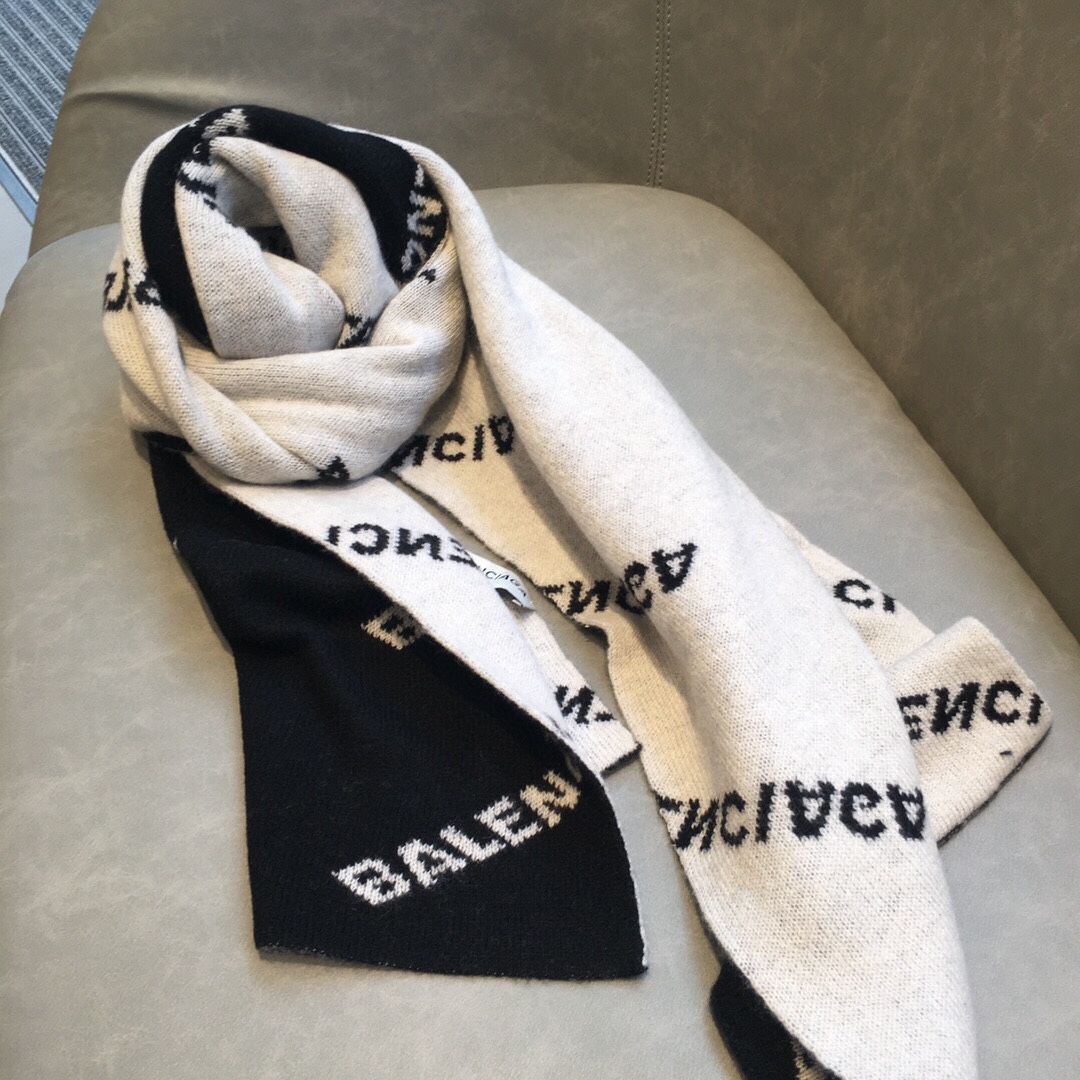 Шарф Balenciaga