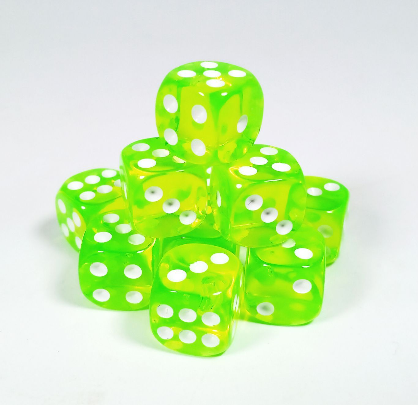 Зеленый кубик. Д100 кубик. Кубик д3 для настольных игр. Кубик д6. Игра зеленые кубики