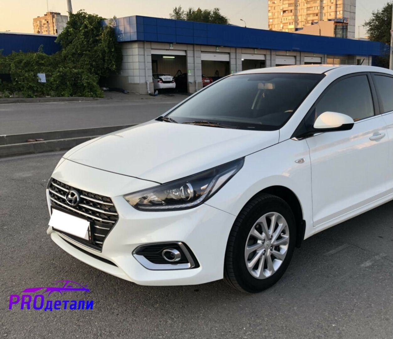 Бампер передний в цвет кузова Hyundai Solaris 2 Хендай Солярис (2017-2020) PGU -White Crystal- Белый