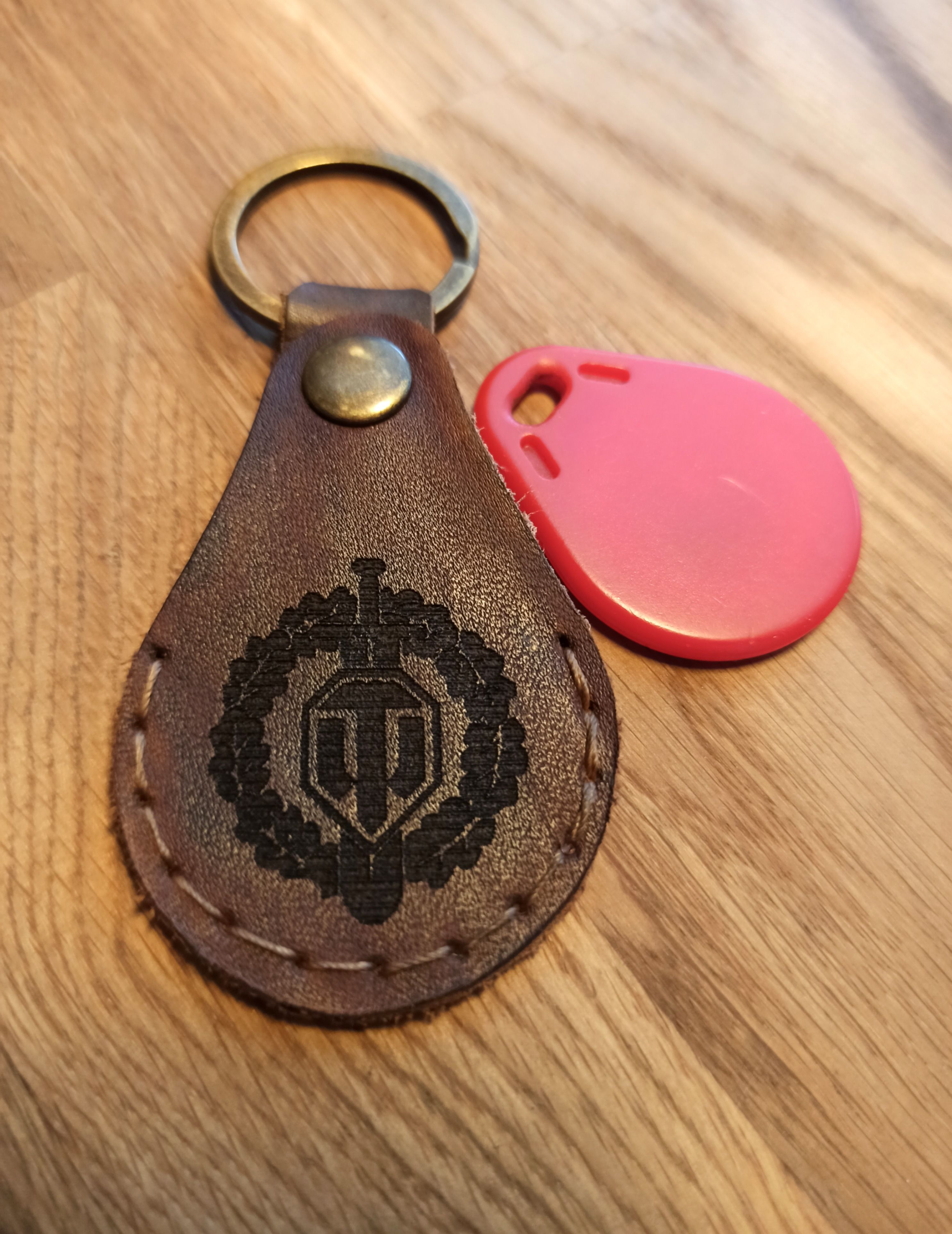 Mifare classic 1k + em-marine. Брелок nfc метка rfid s50 13. Метка для ключей. Метка для ключей. Jablotron oasis брелок.