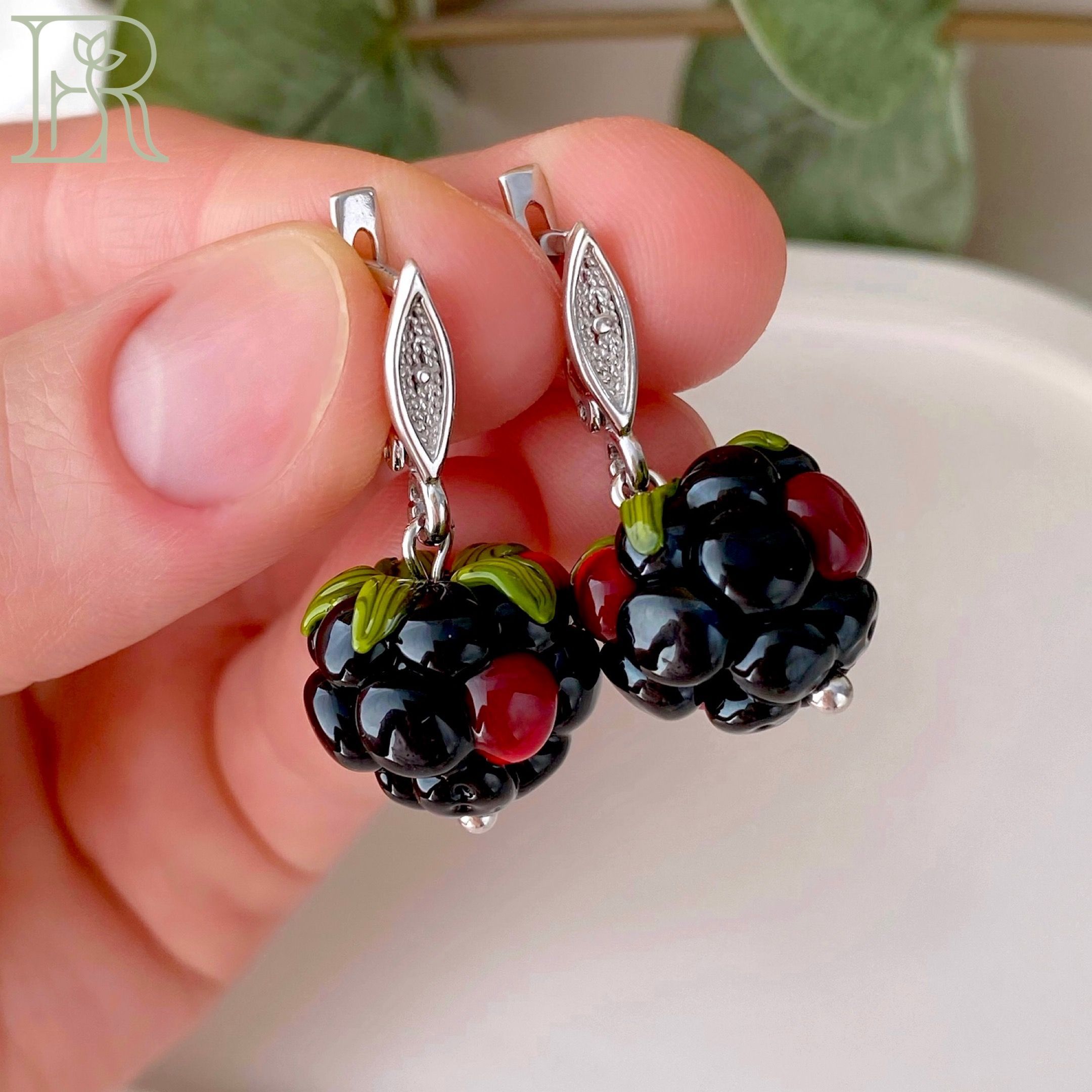 LEFIREL' Серьги серебряные женские "Ежевика" с бусинами из муранского стекла / ювелирные украшения из родированного серебра 925