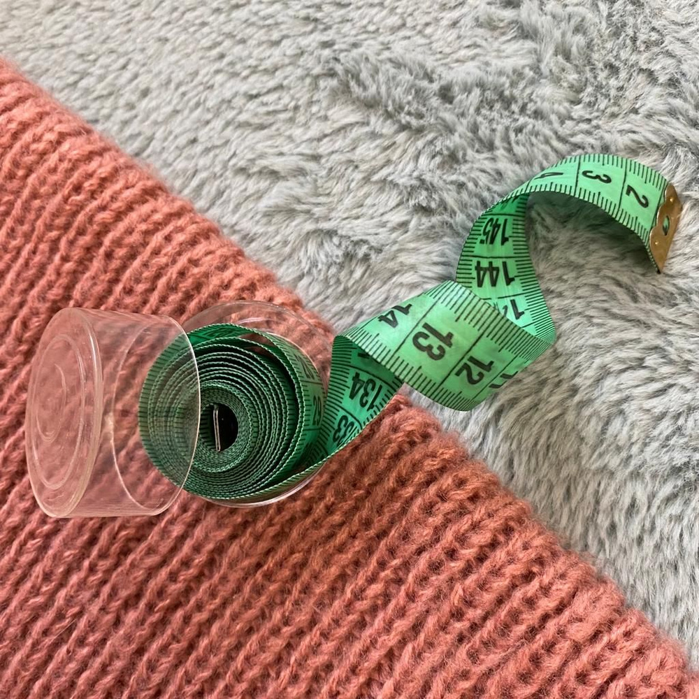 Сантиметр портновский (сантиметровая лента) в футляре, 1,5 метра, цвет зеленый  #1