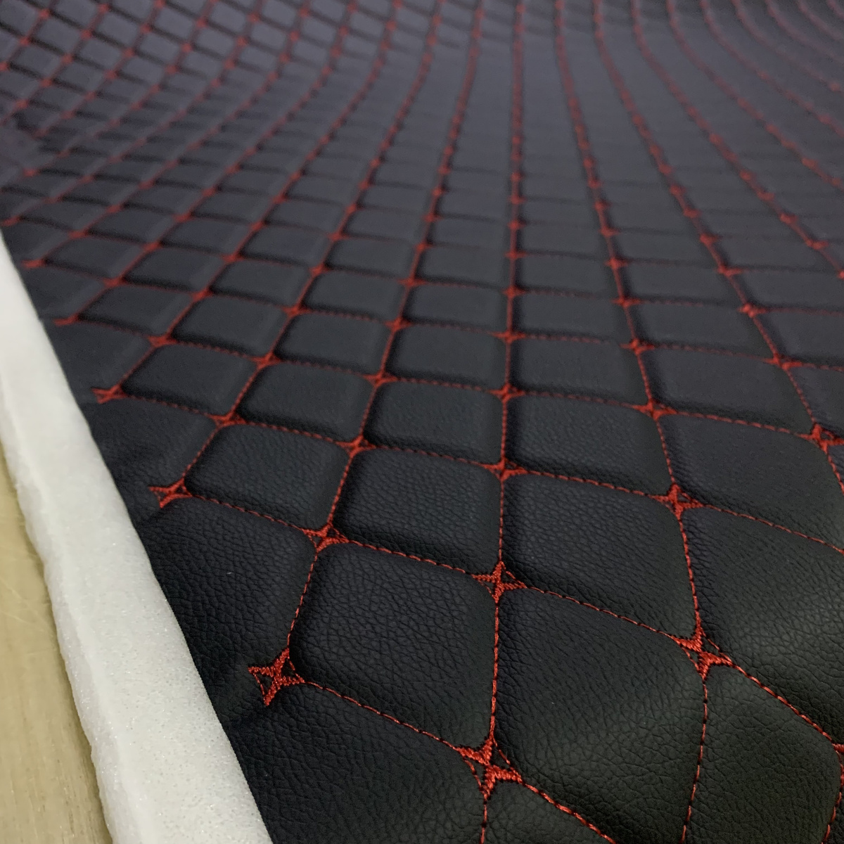 Стеганная искусственная кожа на поролоне Бабочка (babred) ь — купить в ...