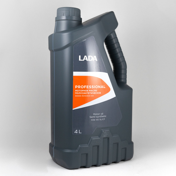 Заливка моторного масла Lada Ultra в двигатель автомобиля