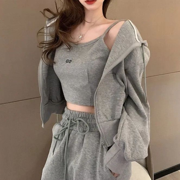 Костюм спортивный Женский Спортивный серый, размер 42 Breathable Китай ...