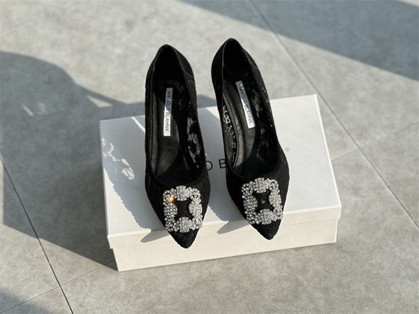 Туфли MANOLO BLAHNIK - купить с доставкой по выгодным ценам в интернет ...