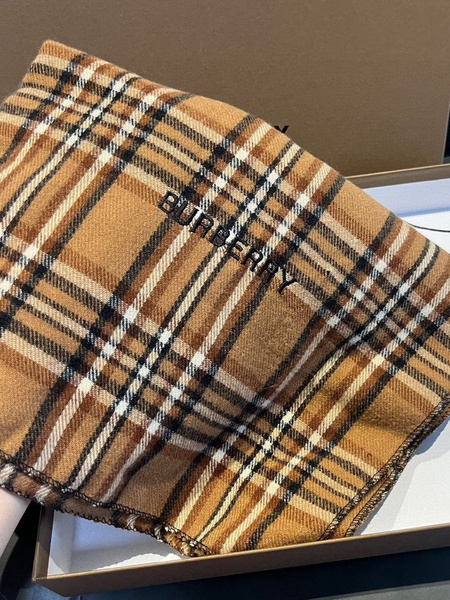 Шарф Burberry - купить с доставкой по выгодным ценам в интернет ...