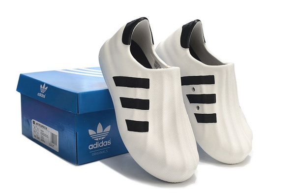 Тапочки adidas Originals Boutique. Итальянская мода (журнал) купить на ...
