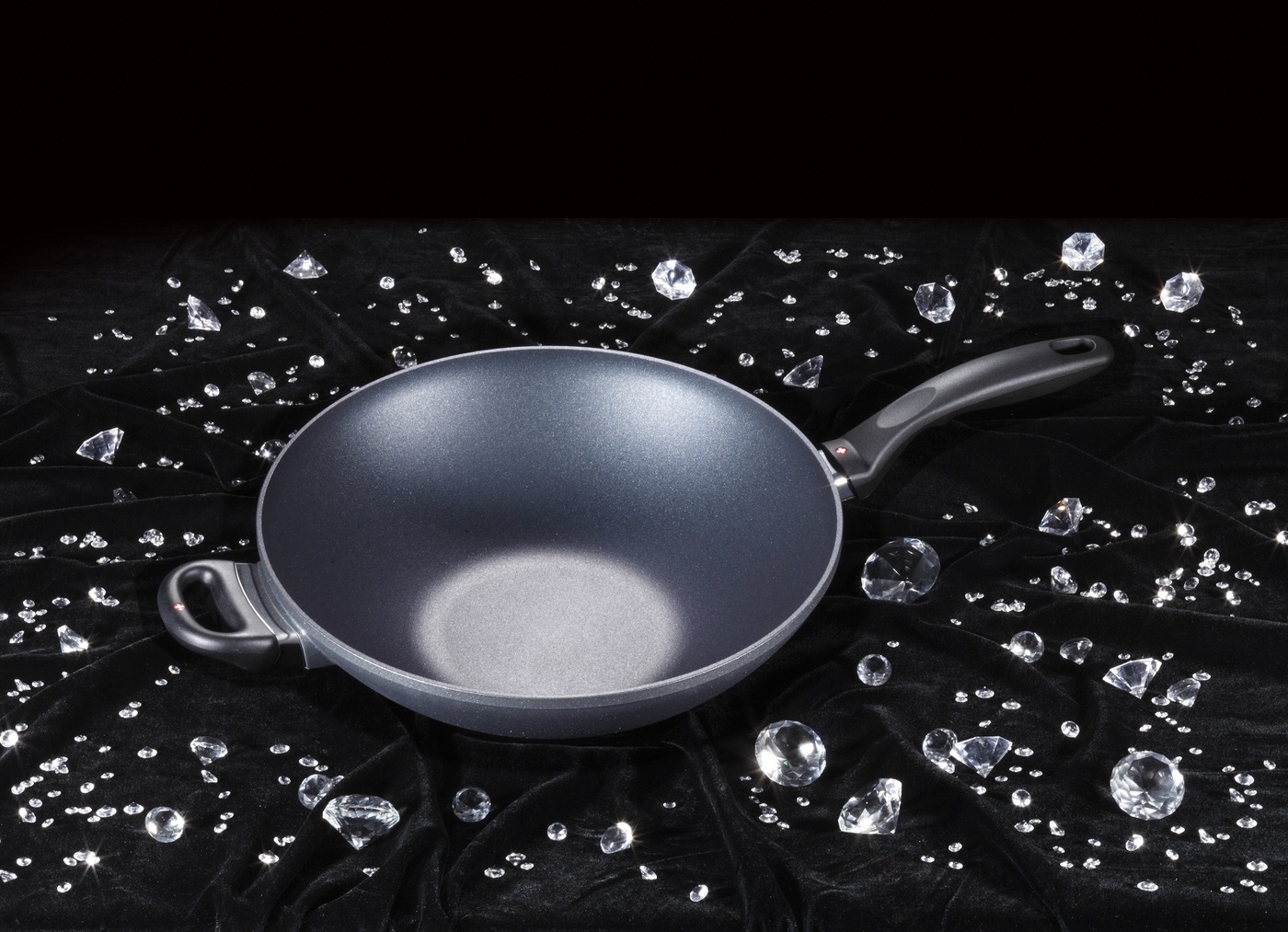 Сковородки wok для индукционной плиты. Сковорода вок для индукционной плиты. Amt gastroguss сковорода. Сковорода bartscher 105981. Сковорода вок светофор.