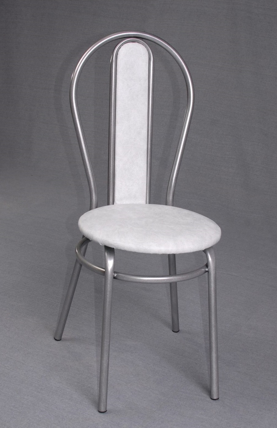 стул с металлическим сиденьем