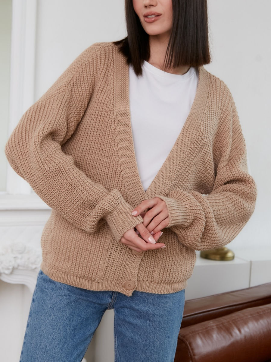 Кардиган оверсайз бежевый. Белый кардиган оверсайз. Кардиган оверсайз 2020. Короткий кардиган оверсайз. Кардиган оверсайз на пуговицах.