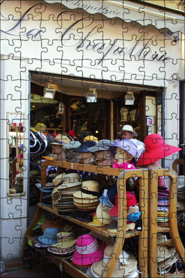 Hat shop. Магазин шляп. Витрина магазина шляп. Шляпная Лавка. Выкладка головных уборов.