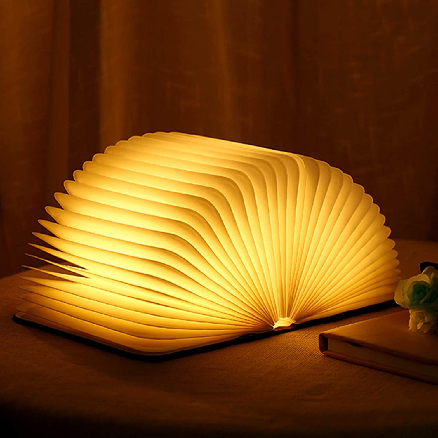 Мягкий теплый свет. Светильник Lumio book Lamp. Тёплый свет лампы. Светильник теплый свет. Настольный светильник теплый свет.
