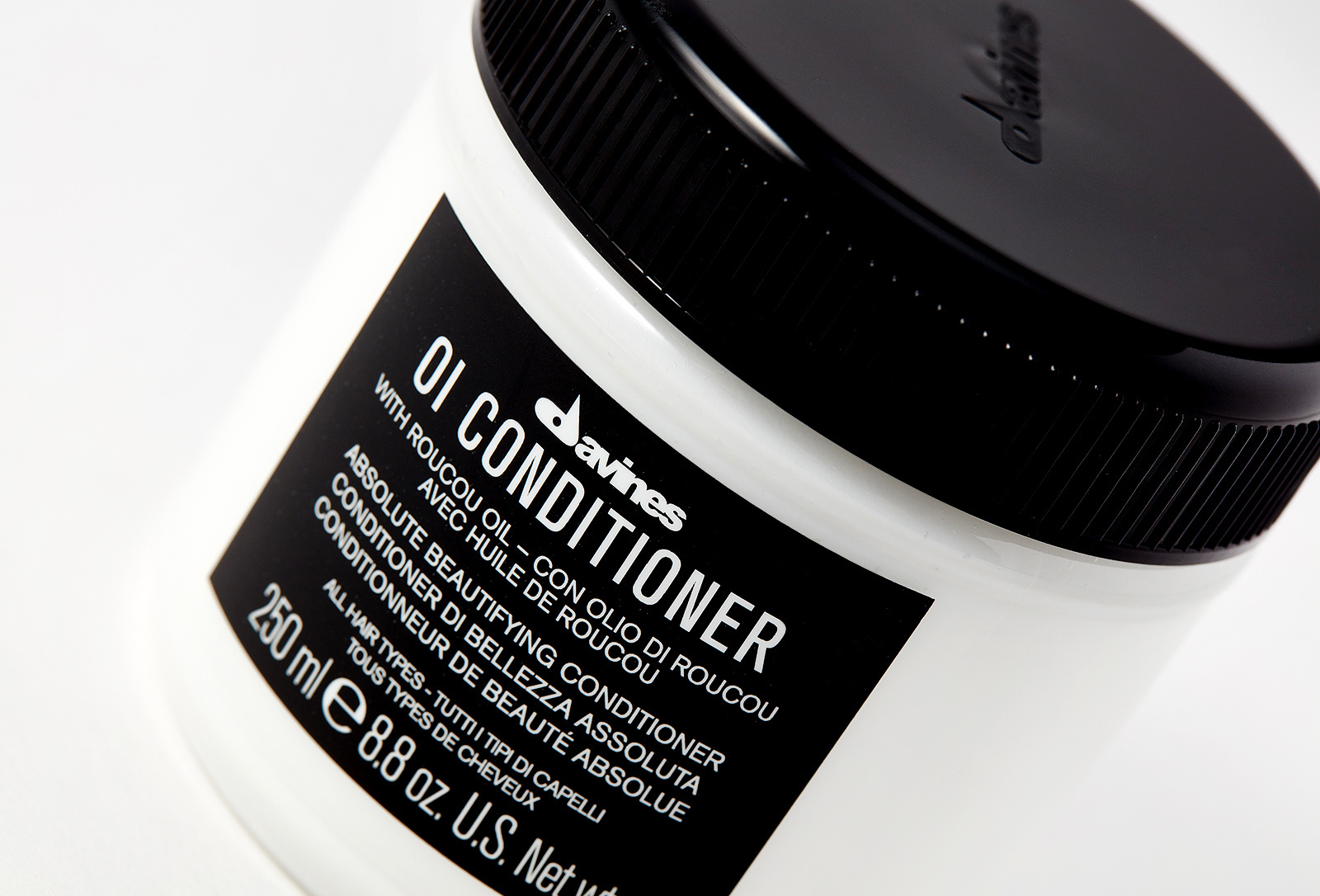 Davines absolute beautifying. Oi/absolute Beautifying Conditioner. Davines oi кондиционер. Davines кондиционер oi absolute Beautifying. Oi/absolute Beautifying Conditioner - кондиционер для абсолютной красоты волос.