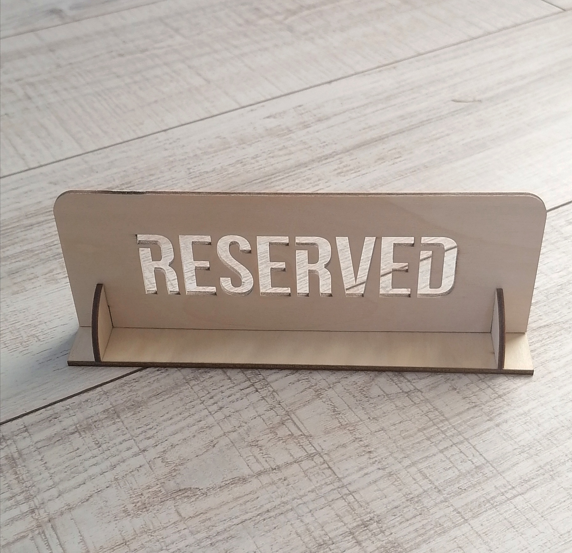 Reserved табличка на стол