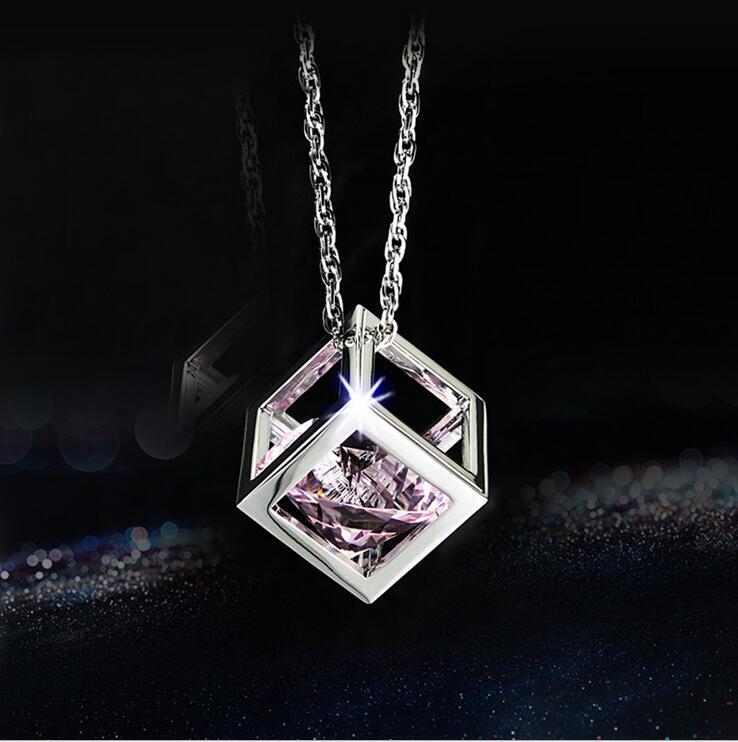 кулон куб. кулон кубик. подвеска кубик с фианитом из серебра. подвеска серебряная кубик. подвеска кубик серебро.