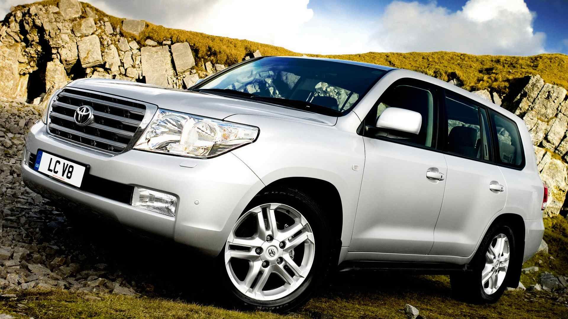 toyota land cruiser 200 series