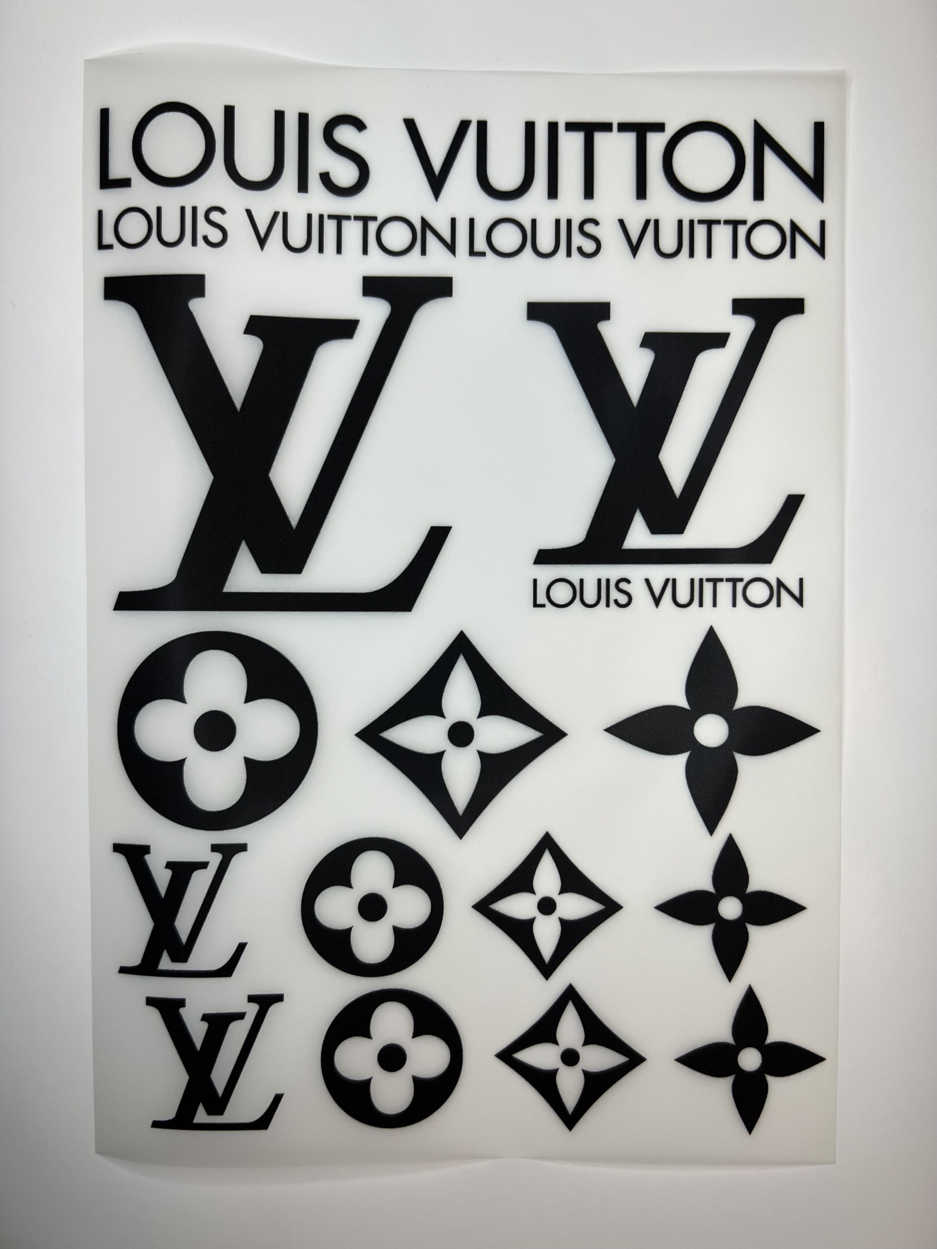 Луи размер. Наклейки Louis Vuitton. Этикетка Луи Виттон. Винил Луи Виттон. Сертификаты Louis Vuitton.