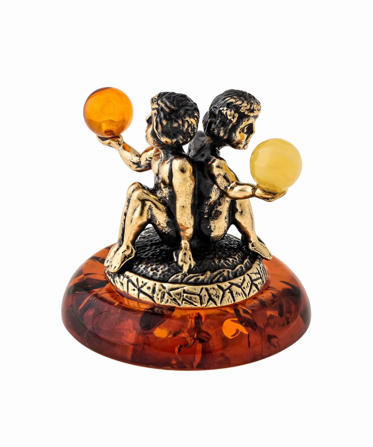 Сувенир из янтаря для судьи. Янтарная близнецы для бывшего. Янтарная близнецы для бывшего. Янтарная близнецы для бывшего. Бронзовые фигурки янтарем.