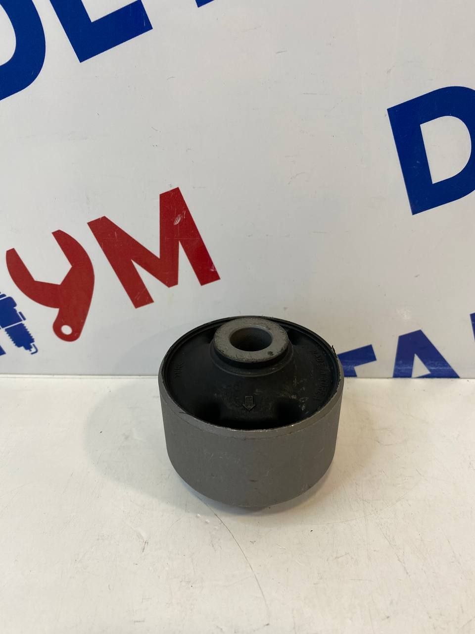 Jikiu bh51007. Сайлентблок 54584-1g000. 62486-d3000. Задние сайлентблоки туксон. Задняя подвеска хендай туксон 2006.