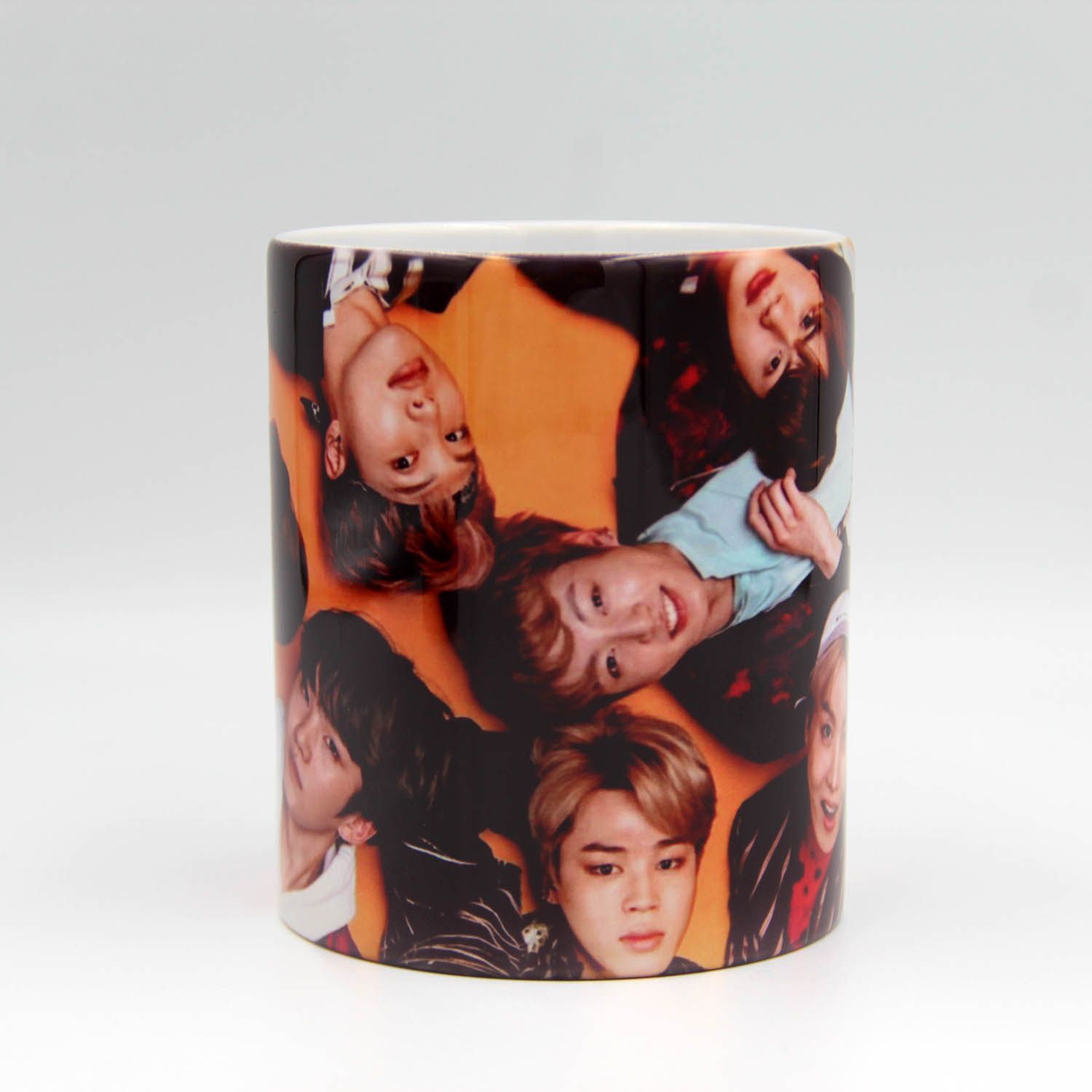 Бтс эстетика. Бтс на сцене эстетика обнимаются. Bts coffee обложка. Цзянь цзинь актер. Намджун 2023.