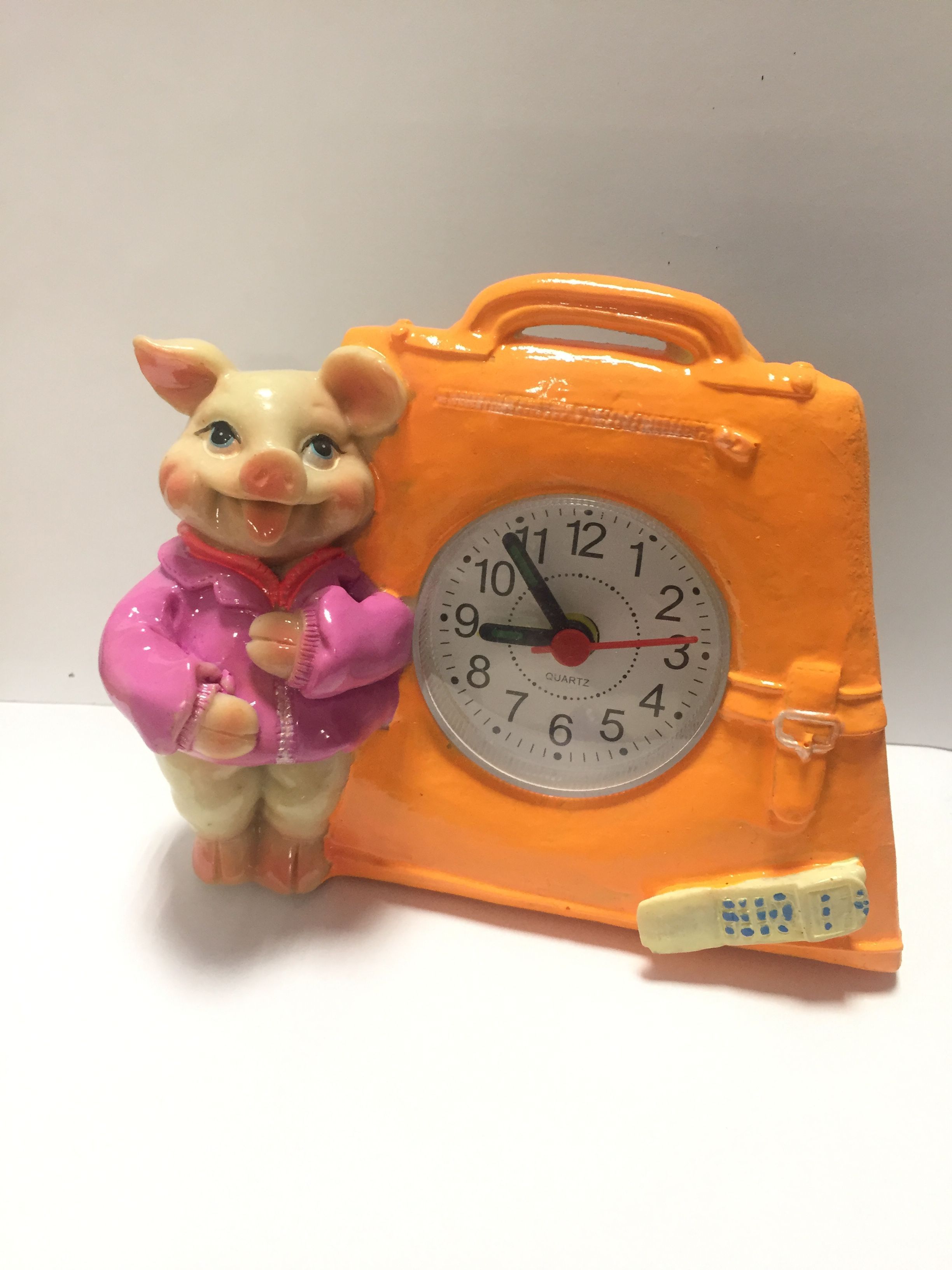 часы настенные свинка пеппа. свинья часы.