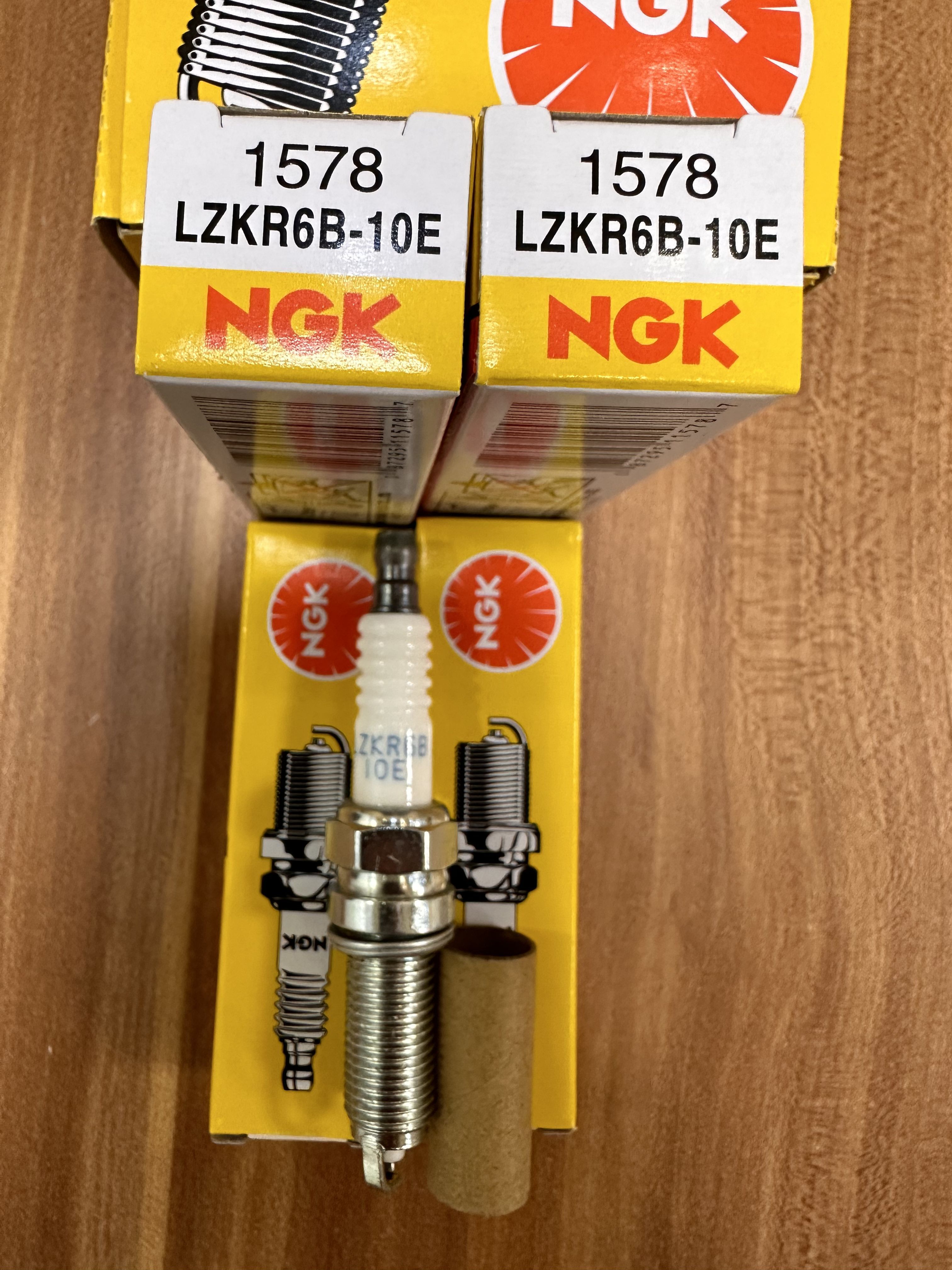 NGK 1578 свечи зажигания комплект 4шт ngk LZKR6B-10E