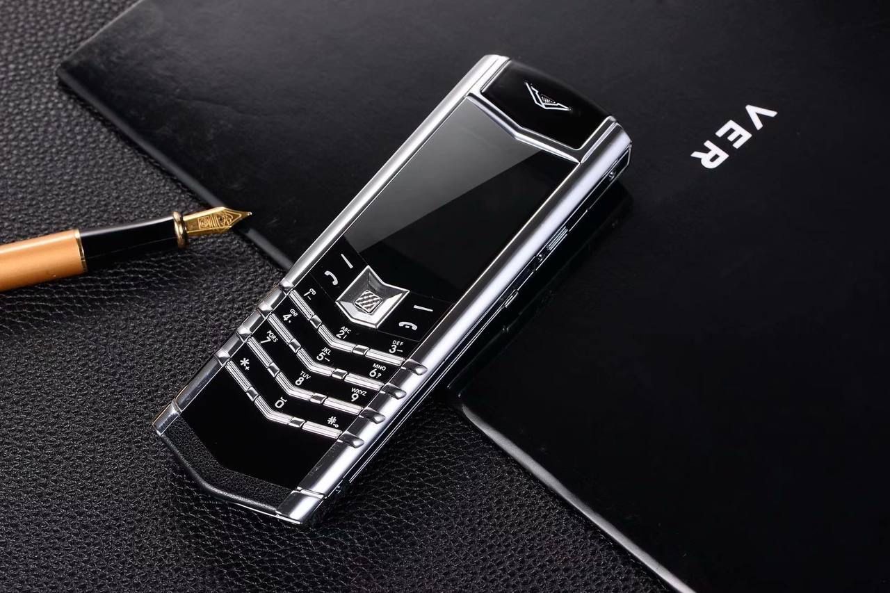 Мобильный телефон VERTU vertu123, серебристый - купить по выгодной цене в  интернет-магазине OZON (1024283120)