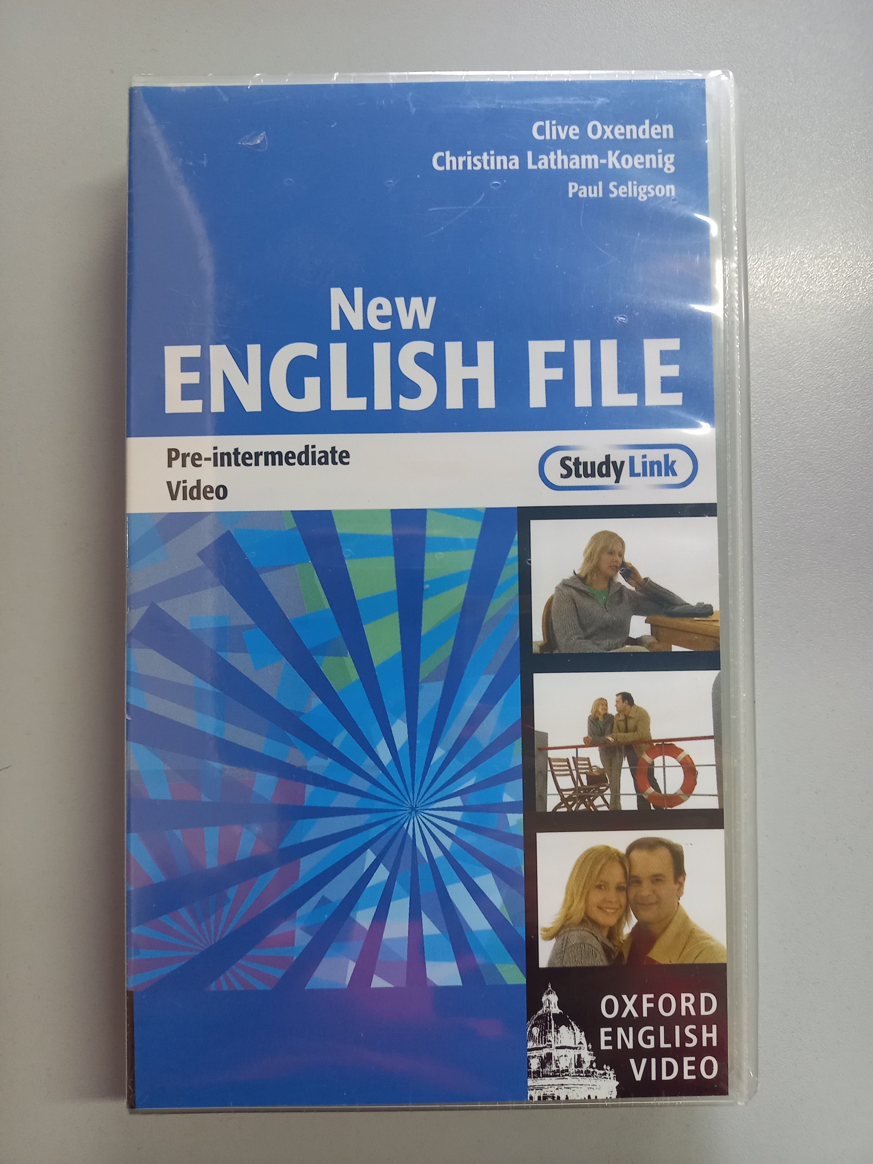 Видео кассета NEW ENGLISH FILE PRE-INTERMEDIATE VHS PAL