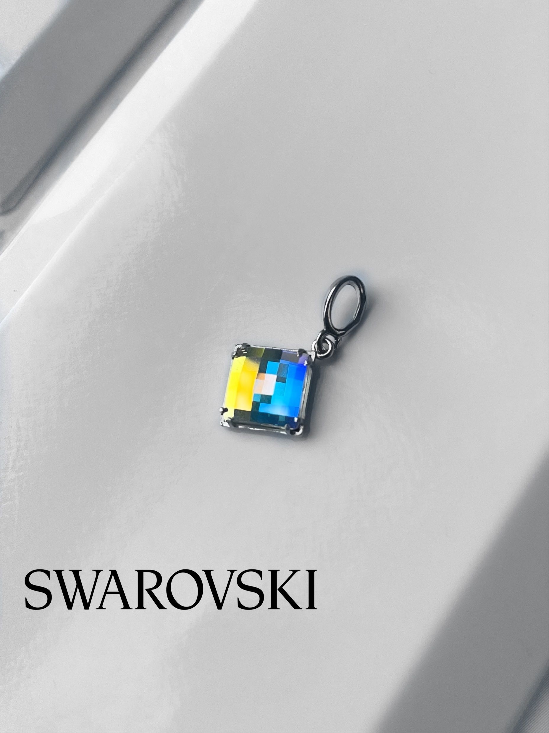 Подвеска Хамелеон Swarovski Северное сияние из серебра 925 пробы