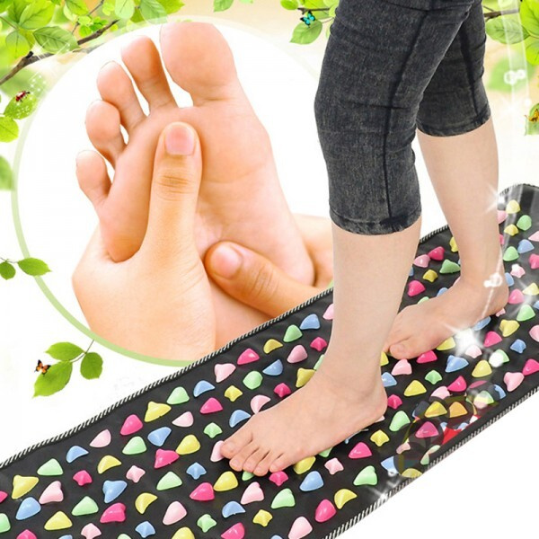 Особенности массажного коврика для ног, его изготовление своими руками