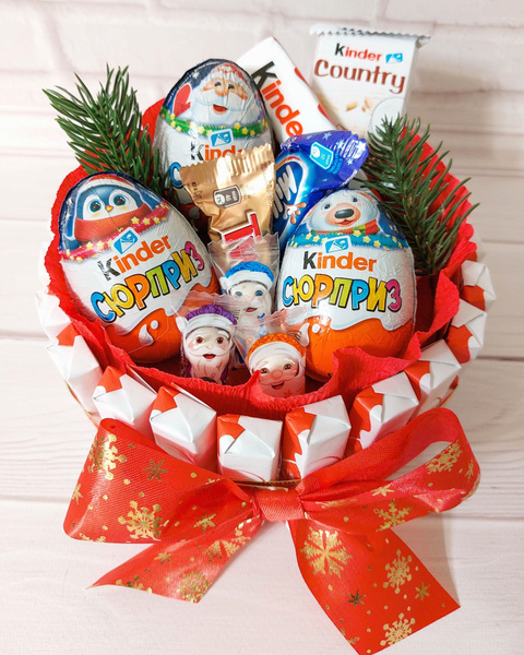 Сладкий подарок на Новый год Kinder Сюрприз - Торт из киндеров детям ...