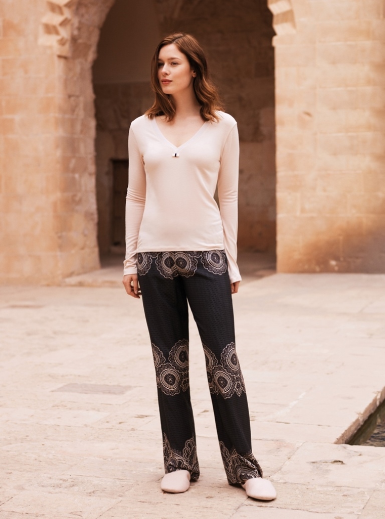 Comfort wear. Рабочие образы для девушек. Comfort wear. Вязаный кардиган на пуговицах. Двухцветные туника женские.