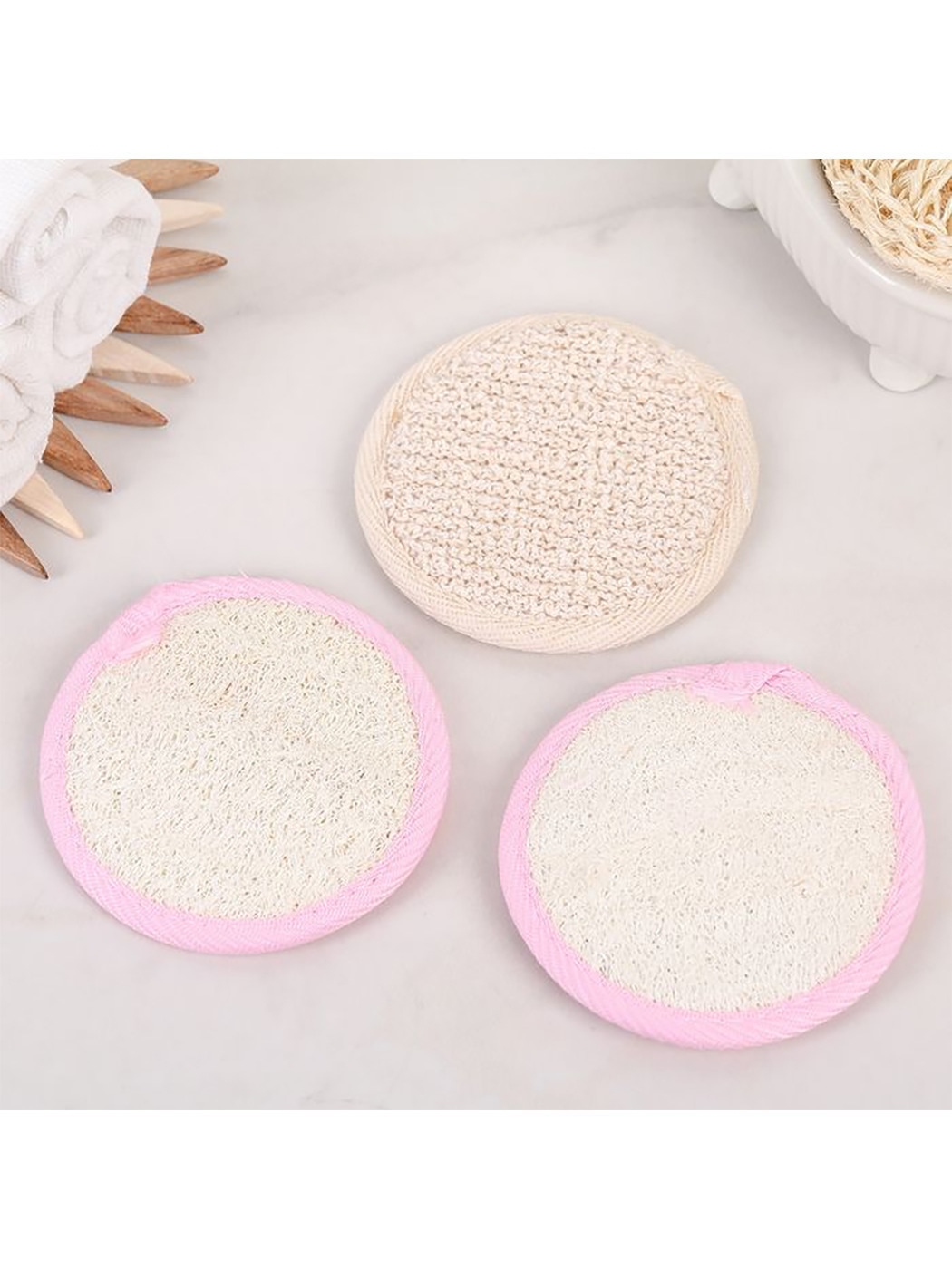 отшелушивающая мочалка для лица. спонж для лица из люфы. мочалка банные штучки 40098. мочалка вивал. мочалка для лица.