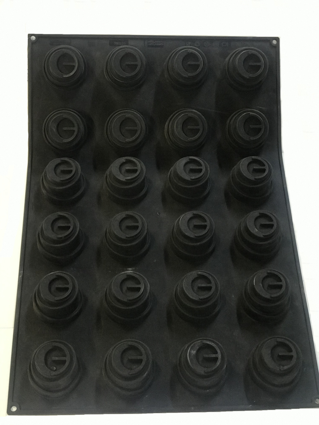 Rectangular dish with chips. Форма металлическая финансье. Емкость для запекания 12*12см h 5 см cookware white. Форма 600. 860мл r45l.