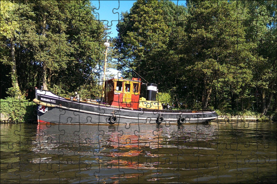 Катамаран синий. Когда можно на воду на лодке. Водный велосипед с горкой. Лодка пвх с мотором. Запрет маломерных судов.